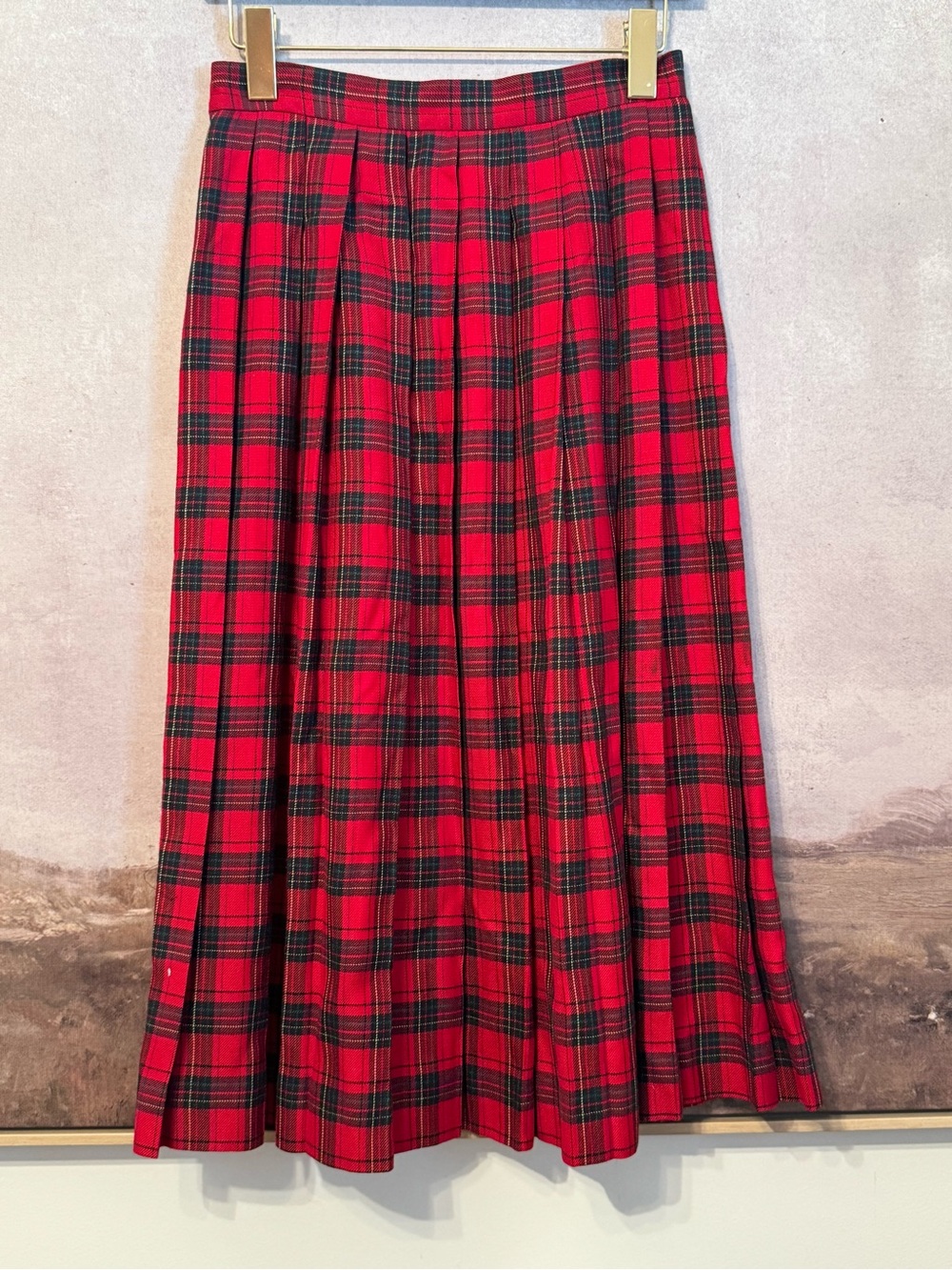 Vtg Talbots Scottish Plaid Pleaded Skirt
Size 8P / Made in USA
